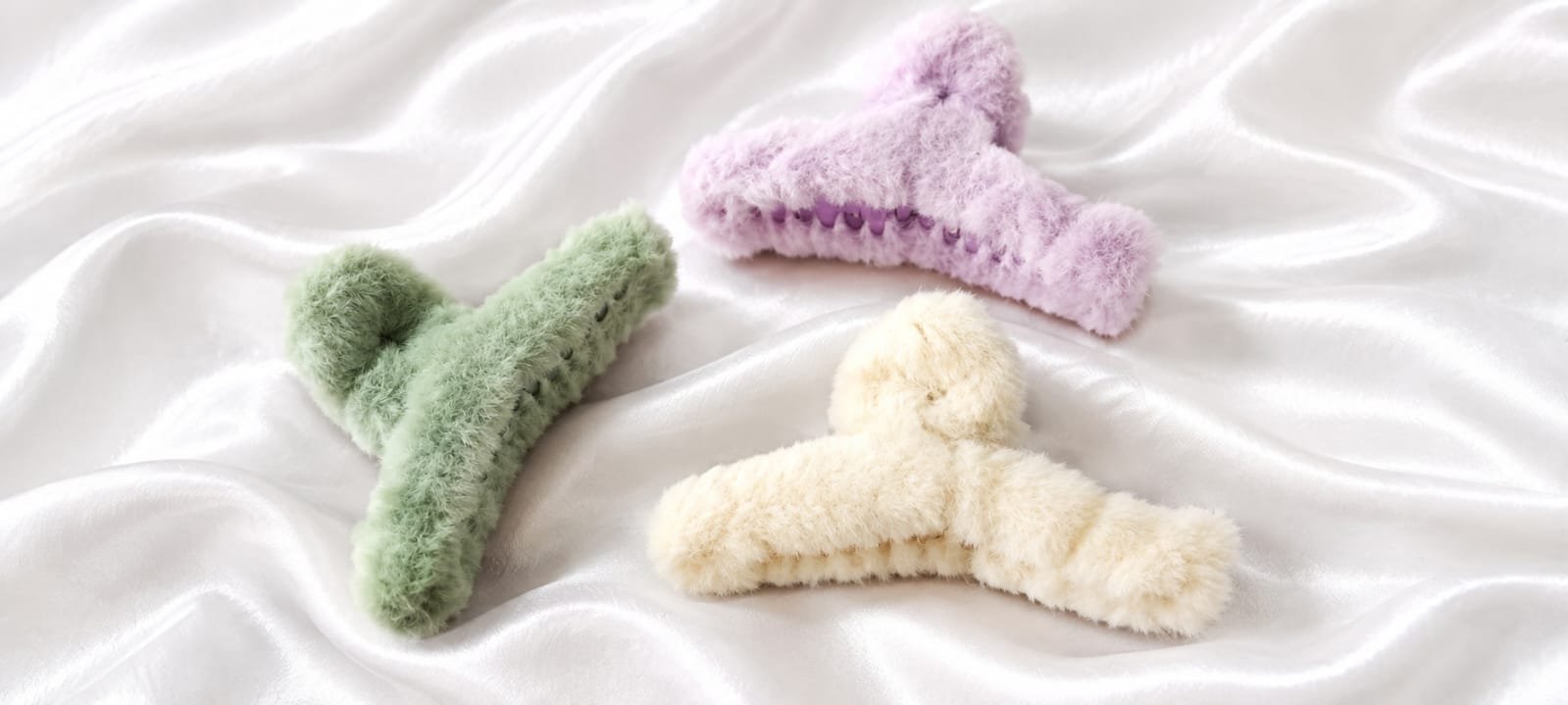 Furry Claw Clips – 3 Piece Set 4 Furry Claw Clips – 3 Piece Set - Image 4