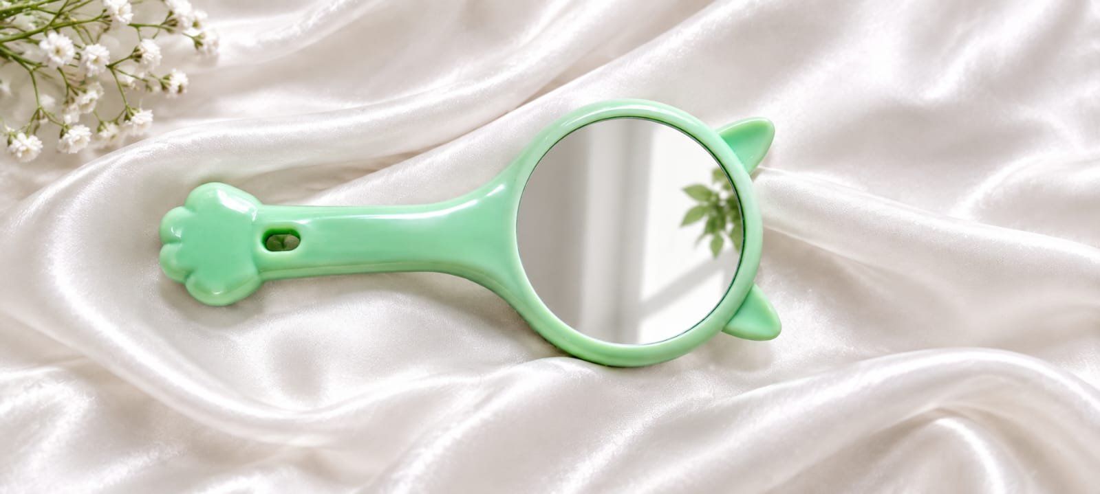 Cute Handheld Hair Brush & Mirror 2 Cute Handheld Hair Brush & Mirror - Image 2